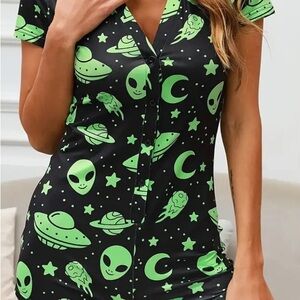 Alien Print Short Sleeve Pajama Romper - Black & Neon Green